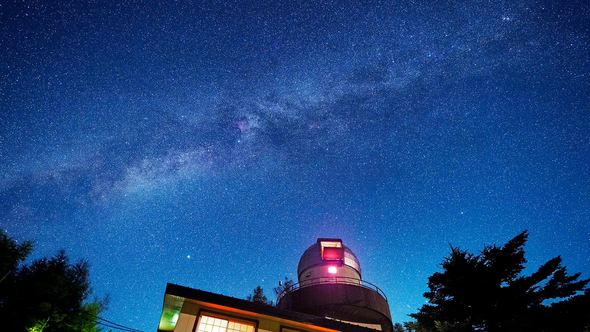 信州入笠山の宙宿（ソラヤド）　マナスル山荘天文館