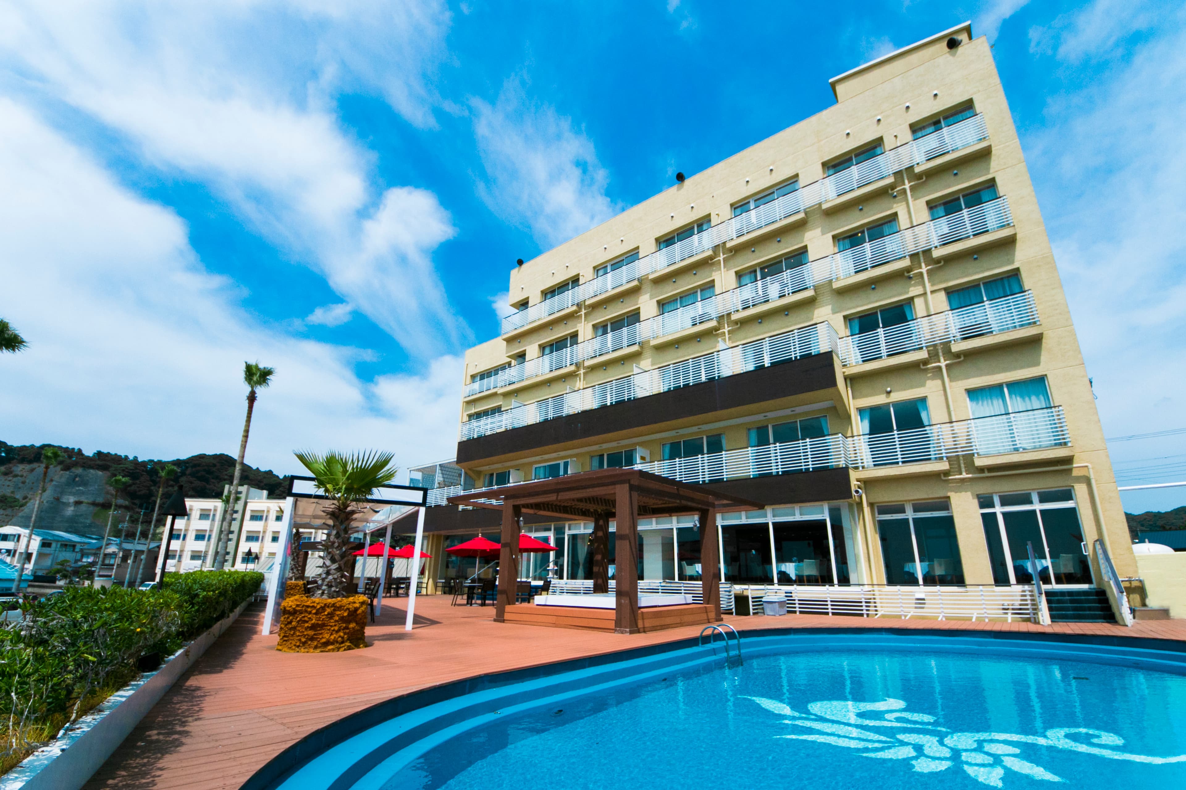 ＴＨＥ　ＯＮＪＵＫＵ　ｔｅｒｒａｃｅ（旧サヤン・テラス　ＨＯＴＥＬ＆ＲＥＳＯＲＴ）